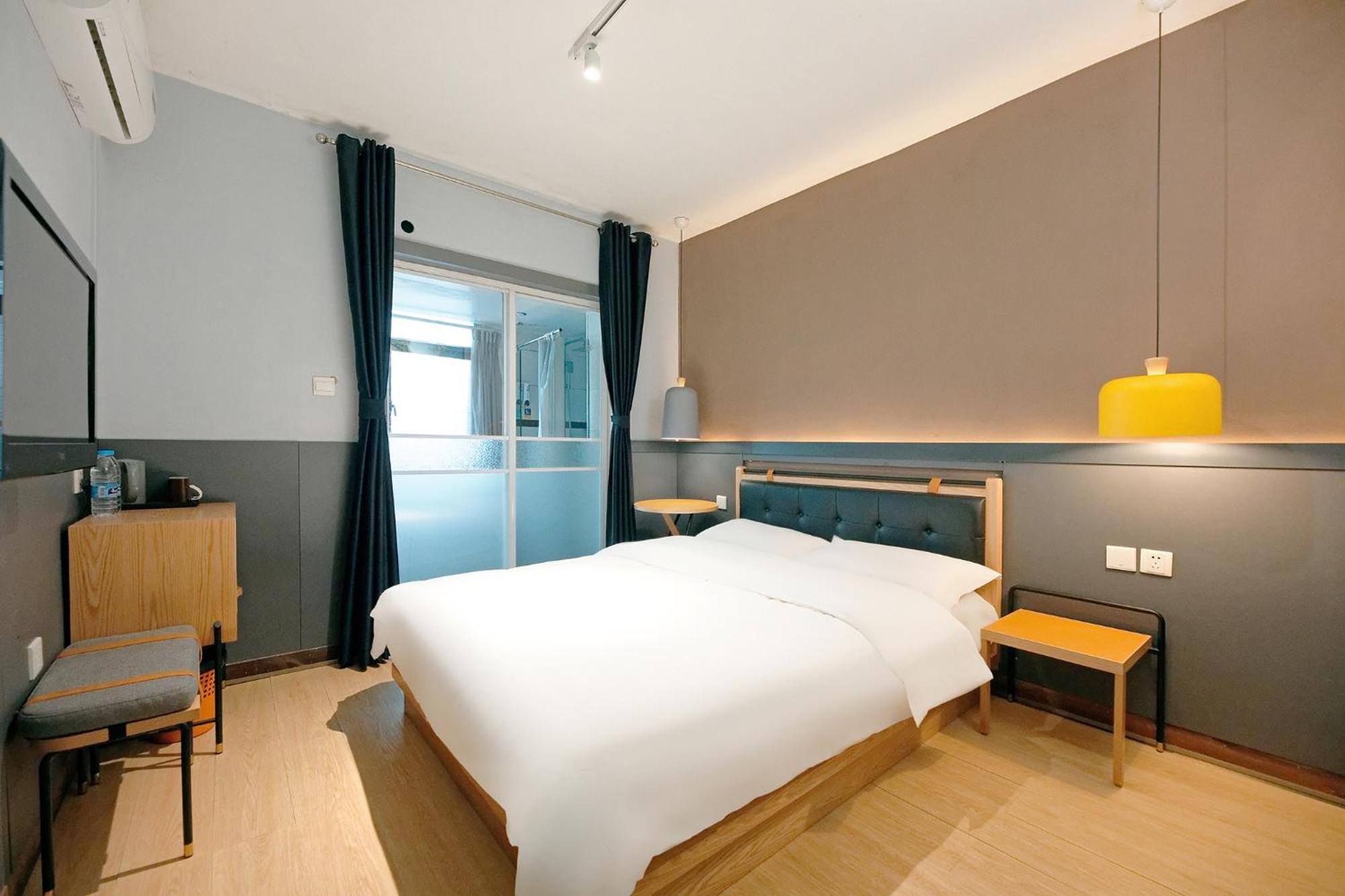 Kunming Upland International Youth Hostel Near The City Center ,2 Mins Walk To The Subway, 2 Mins Walk To The Green Lake, Close To Yuan Tong Temple, Old Street, Yunnan University, Convenient Payment And Visa Cards Are Accepted Exterior photo