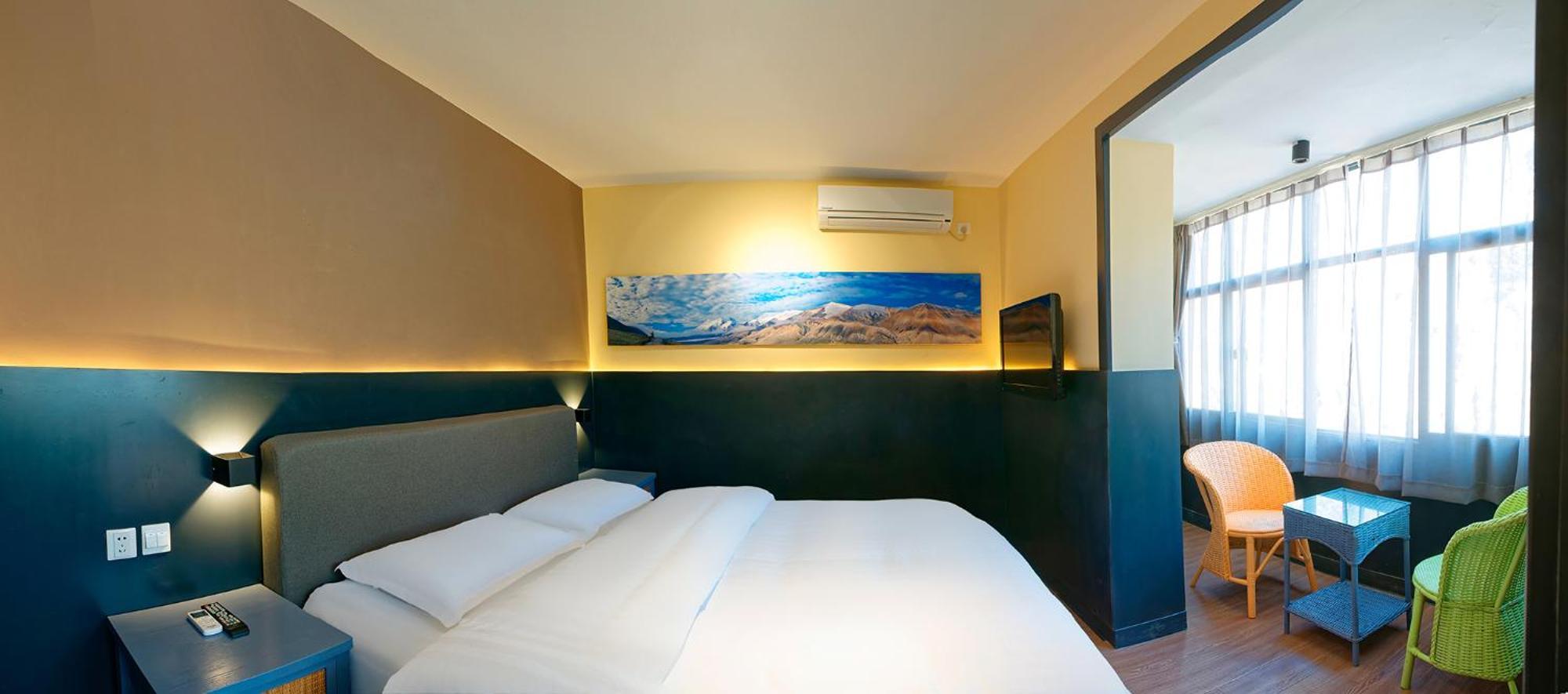 Kunming Upland International Youth Hostel Near The City Center ,2 Mins Walk To The Subway, 2 Mins Walk To The Green Lake, Close To Yuan Tong Temple, Old Street, Yunnan University, Convenient Payment And Visa Cards Are Accepted Exterior photo