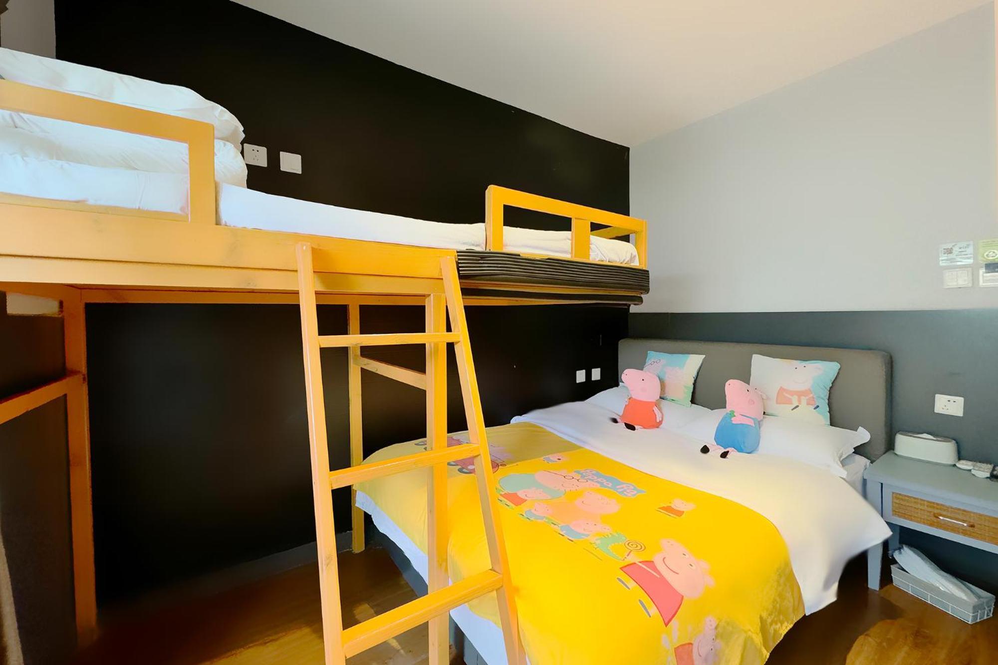 Kunming Upland International Youth Hostel Near The City Center ,2 Mins Walk To The Subway, 2 Mins Walk To The Green Lake, Close To Yuan Tong Temple, Old Street, Yunnan University, English-Speaking Service Convenient Payment And Visa Cards Are Accepte Exterior photo