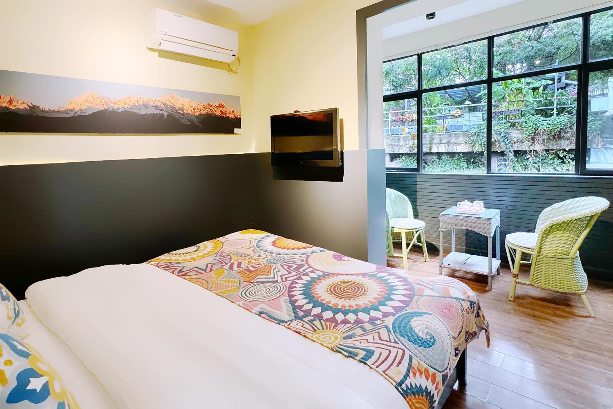 Kunming Upland International Youth Hostel Near The City Center ,2 Mins Walk To The Subway, 2 Mins Walk To The Green Lake, Close To Yuan Tong Temple, Old Street, Yunnan University, English-Speaking Service Convenient Payment And Visa Cards Are Accepte Exterior photo