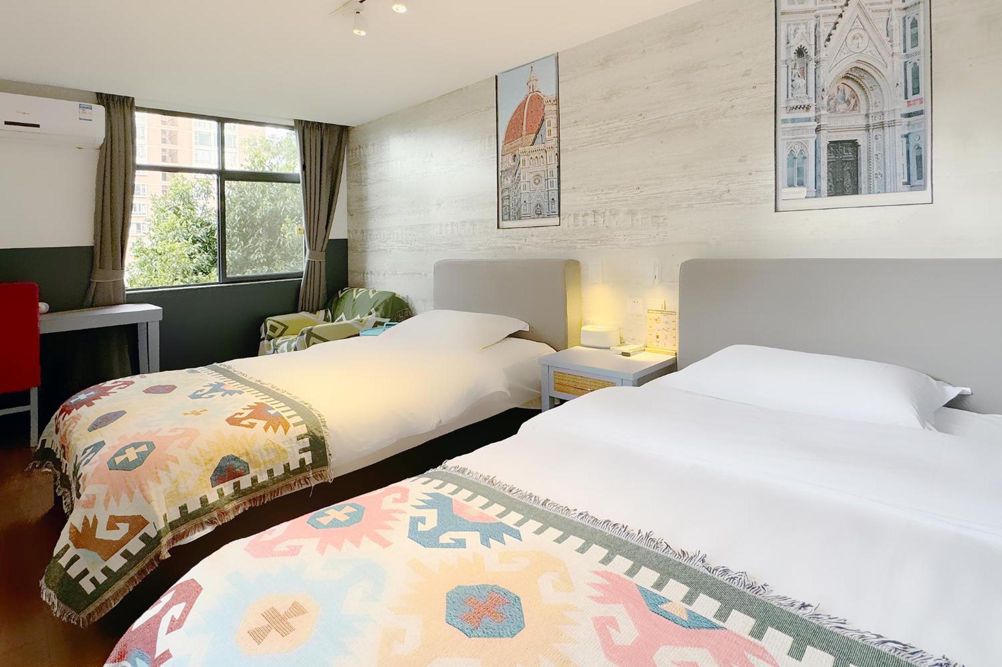 Kunming Upland International Youth Hostel Near The City Center ,2 Mins Walk To The Subway, 2 Mins Walk To The Green Lake, Close To Yuan Tong Temple, Old Street, Yunnan University, Convenient Payment And Visa Cards Are Accepted Exterior photo
