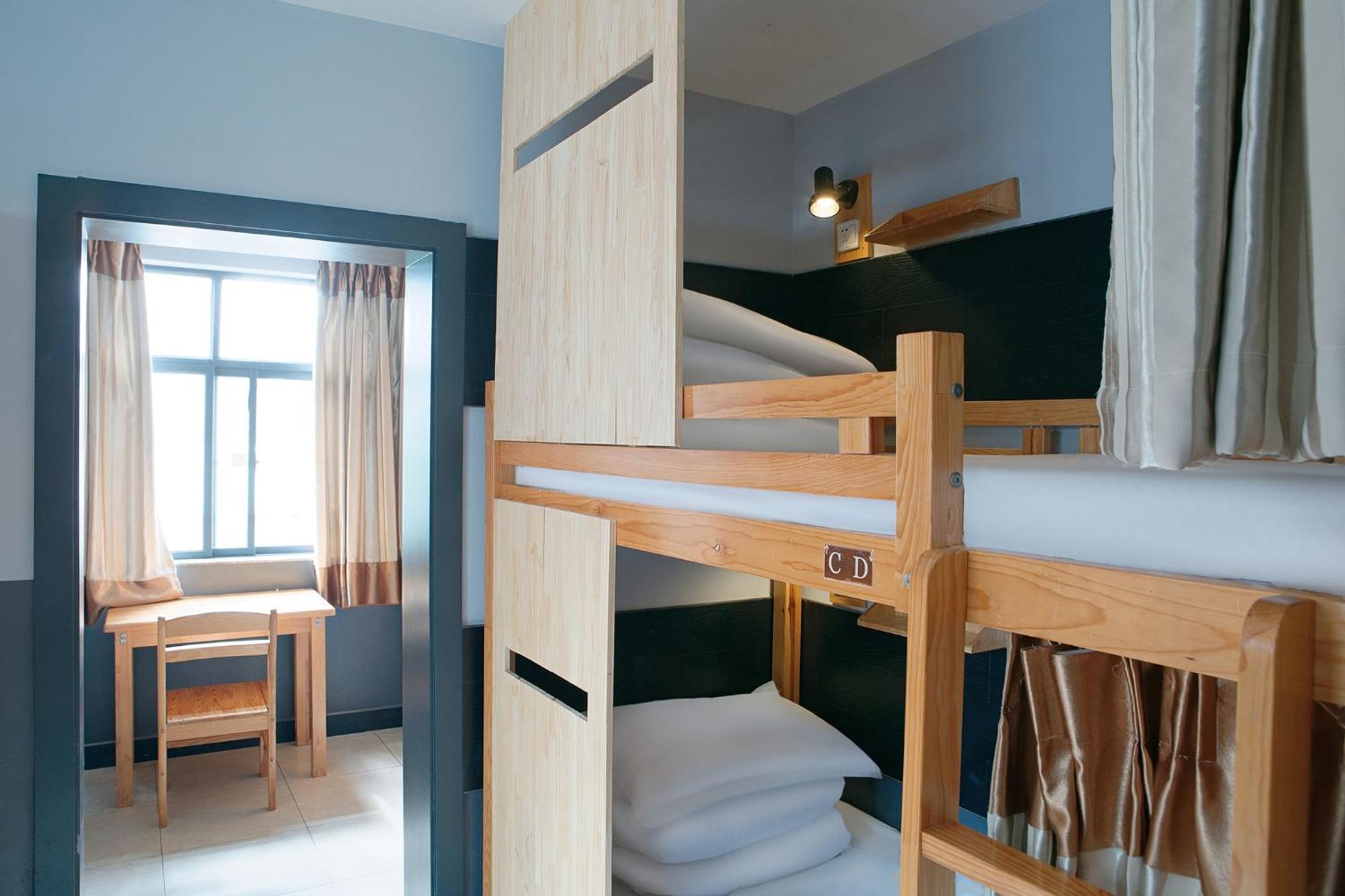 Kunming Upland International Youth Hostel Near The City Center ,2 Mins Walk To The Subway, 2 Mins Walk To The Green Lake, Close To Yuan Tong Temple, Old Street, Yunnan University, English-Speaking Service Convenient Payment And Visa Cards Are Accepte Exterior photo